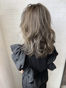 アルマヘア(Alma hair) フォギーベージュ☆セミディ