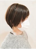 【morio鶴瀬】前髪あり耳掛けショートアッシュハイライトカラー