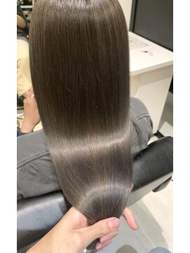 エミュスト(Emuest) 【松葉】グレージュ/ダークアッシュ/髪質改善/インナーカラー