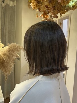 アンド ラ ブランシュ(&.La Blanche) イメチェンヘアスタイル/フェミニンロング/ダークアッシュ/大宮