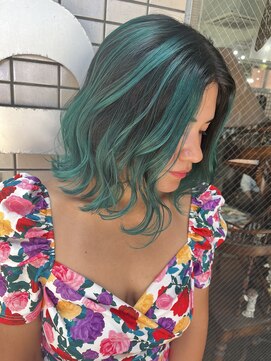 バイブアンドアネックス(VIBE & ANNEX) 《momoka》バレイヤージュグリーン外国人風横浜石川町