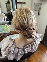 美容室 メザミー MESAMIES&nbsp;ナチュラルハイトーンヘアセットゆるふわおしゃれ可愛くまとめる