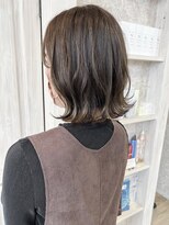 キャアリー(Caary)&nbsp;福山Caaryゆるウェーブまろやかオリーブグレージュボブスタイル