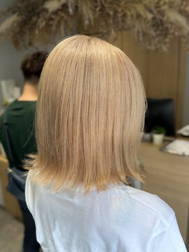 アヴァンス 京橋店(AVANCE) ハイトーンにオススメ！ホワイトミルクティーベージュ