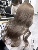 リア(riah) ダブルカラーミルクティーベージュレイヤーカット韓国ヘア