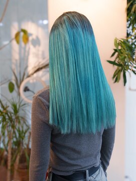 フィッツコア(FITS CORE) 前日のカラーをターコイズブルーにチェンジ