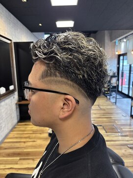 ザ ハレ 学南町店(THE HALE'S) オールバックパーマ