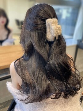 エヌアイ オモテサンドウ(ni omotesando) ☆ダークグレージュ ハーフアップアレンジ☆