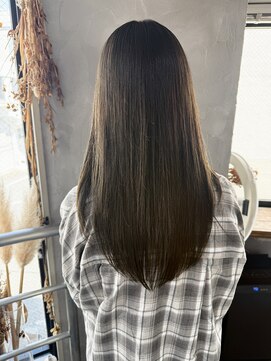 リュッカ(Lyuck) 【MANA】レイヤー/レイヤーカット/オリーブ/縮毛矯正