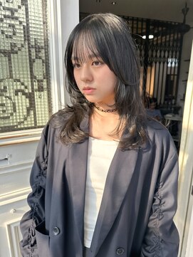 トレンチ(TRENCH) 【 TSUJI 】レイヤー グレージュ オリーブ ハッシュカット 前髪