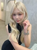 ヴィヴィッド オモテサンドウ(ViViD omotesando)&nbsp;ケアブリーチ ホワイトブロンド 髪質改善トリートメント 美髪