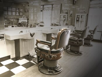 カットバーツーゴン(CUT BAR2 GON men's salon)の写真/駐車場８台完備で遠くからのご来店も安心してお車でもお越し頂けます◎アットホームな空間で上質なお時間を