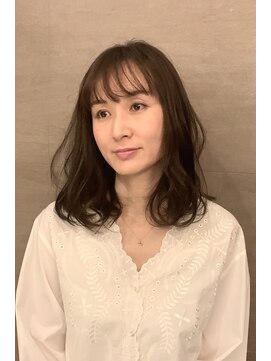 ステラ(STeLLa) 大人なシースルーバングに柔らかカールスタイル【近藤】
