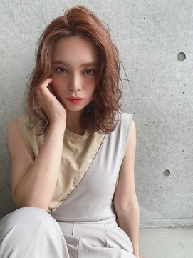 ジーナ 梅田(Zina) 【Zina 梅田】　バレイヤージュベージュカラーとろみミディ