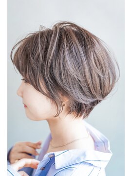 アメリ 新宿(Ameri) Ameri 小顔ミディショート