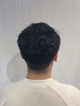 アーク エマーブル(Ark aimable) ２ブロック刈り上げスタイル