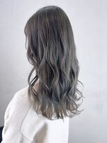 アイティーバイアルバム 下北沢店(IT by ALBUM)&nbsp;オリーブグレージュ_アースカラーくびれヘアツートン_ba365001