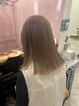 アンヘアー(UNHAIR by shiomiH) 切りっぱなしミディアム