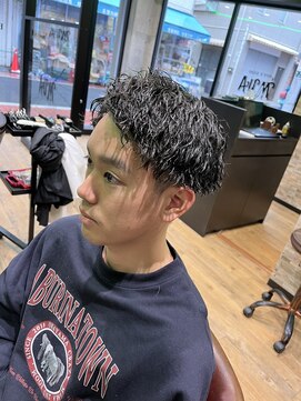 ムア(MUA) ツイストスパイラルパーマ
