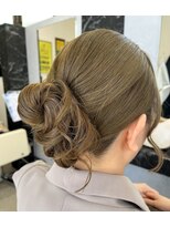 アート(ART)&nbsp;結婚式のお呼ばれスタイル