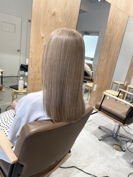 ディードットログ 大和西大寺店(D.Log) 髪質改善♪つやつやハイトーン　ベージュ