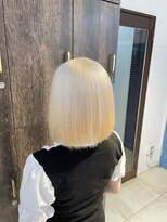 アジールヘア 池袋東口店(agir hair)&nbsp;☆人気/ホワイトブロンド/ホワイトカラー/切りっぱなしボブ/池袋