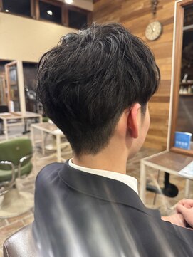 テントヘアー(tent hair) 清潔感と扱いやすさを両立したメンズショート