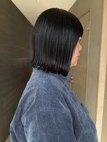 ナタリー(Natalie) パツっと切りっぱなしボブ