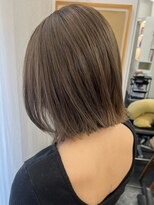 シベルバレー 横浜(sibell) 20代30代切りっぱなしボブタッセルボブ顔周りレイヤーオリーブ