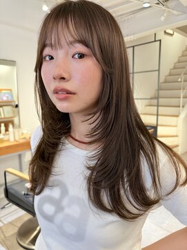ナリー 裏寺(Nary) レイヤーカット × オリーブカラー