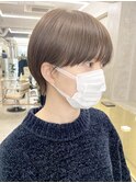 マッシュショート前髪長めハンサムショート黒髪ショート襟足短め