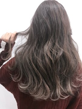 エイト新宿店(EIGHT shinjuku) 外国人風グレーアッシュ