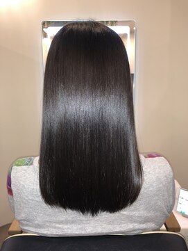 アールサロン アオヤマ(Rr SALON AOYAMA) プラチナミネコラストレート