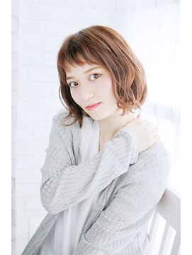 プティルカ(PutiLuca D.C.) 透け感バングの外はねバルーンボブ