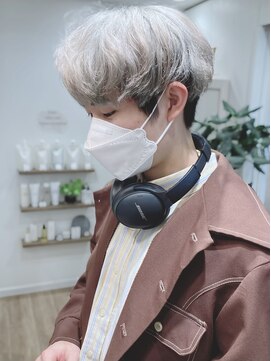 モリオフロムロンドン 松戸店(Morio from London) 【松戸 岩口】くせ毛風ハイトーンマッシュショート