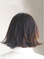 ヘアー 4038(HAIR.4038) 動きのあるウルフ風ボブ