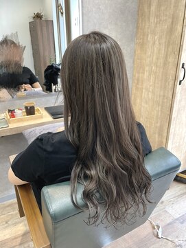 リベストバイジェービー 稲毛(li best. byjb) グレーベージュ/レイヤーロング/アッシュカラー【稲毛/稲毛駅】