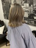明るめくすみ透明感グレージュくびれミディ