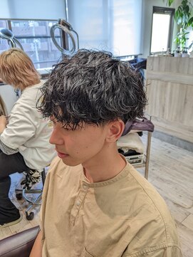 コワファーストナガサキシャンプーボーイ(COIFF1RST NAGASAKI SHAMPOO BOY) vマッシュ×波巻きスパイラルパーマ