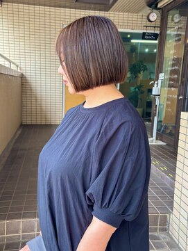 サロン シー(salon sea) salonsea とわ ベージュカラー×パツっとボブ