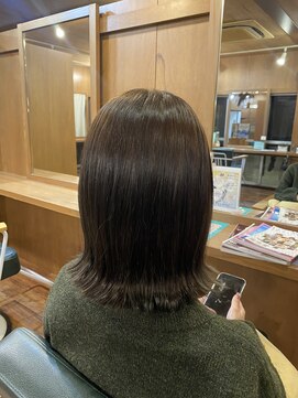 オリーブグレージュ