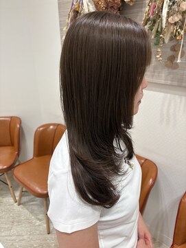 ゼル イオンタウン名西(ZELE) 透明感たっぷりアッシュブラウンカラー