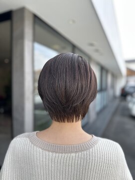 メゾン アヴァロ(Maison Avallo) コンパクトショートアッシュブラウン
