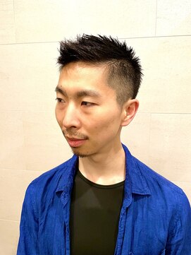 グレイスフル バーバープラチナム 六本木店(Graceful Barber platinum) サイドグラデーションモヒカンショート