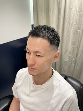 リバティシェアバーバー 銀座(LIBERTY SHARE BARBER) 簡単セット　スキンフェードスタイル銀座/東銀座〈銀座〉理容室