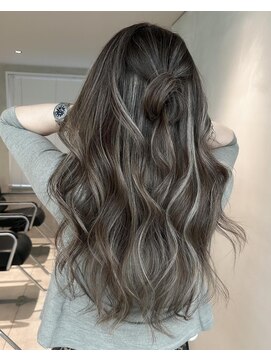 ヨロ 小岩(YOLO) ハイライトカラーミルクティーベージュケアブリーチダブルカラー