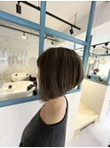 ハイライト前下がりボブ