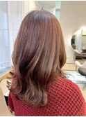 ゆるっと巻いて仕上げたこなれヘアスタイル