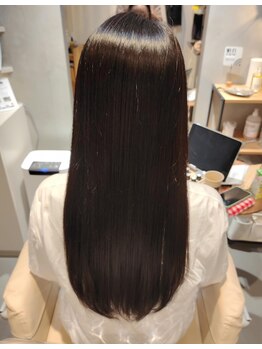 ノア トウキョウ(noa)の写真/思わす触れたくなるようなうるツヤに！厳選トリートメントで、毎日がもっと輝く美髪に変身♪