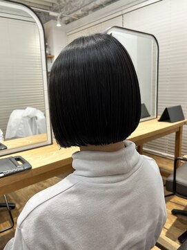 ヘアスペース リズム グリーン(Hair space Rizm green) 黒髪×ミニボブ
